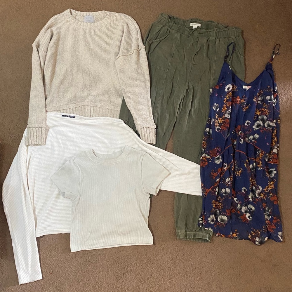 Teen clothing bundle